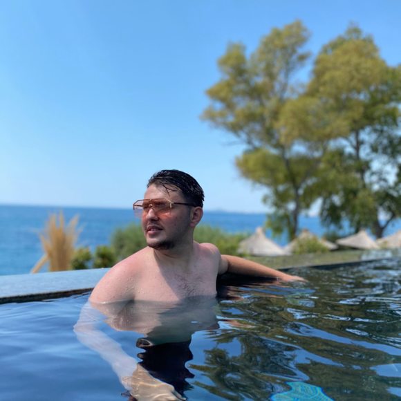 Meet your Posher, Izedin - Picture 1 of 1